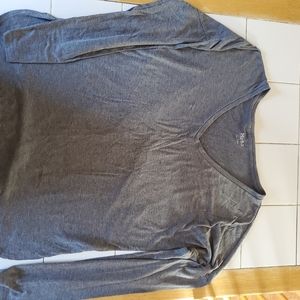 Long sleeve vneck tee